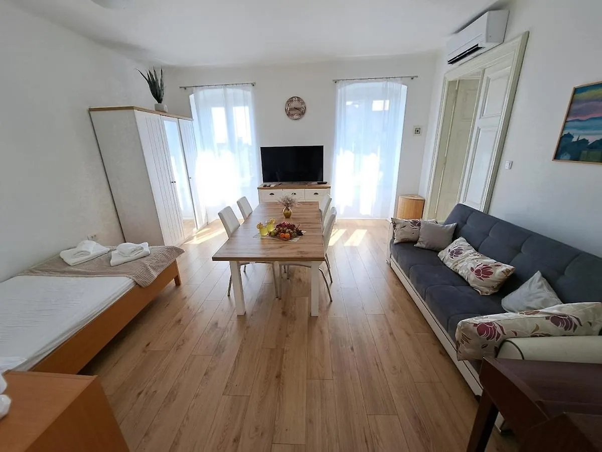 Apartment Apartman Freesia Rijeka