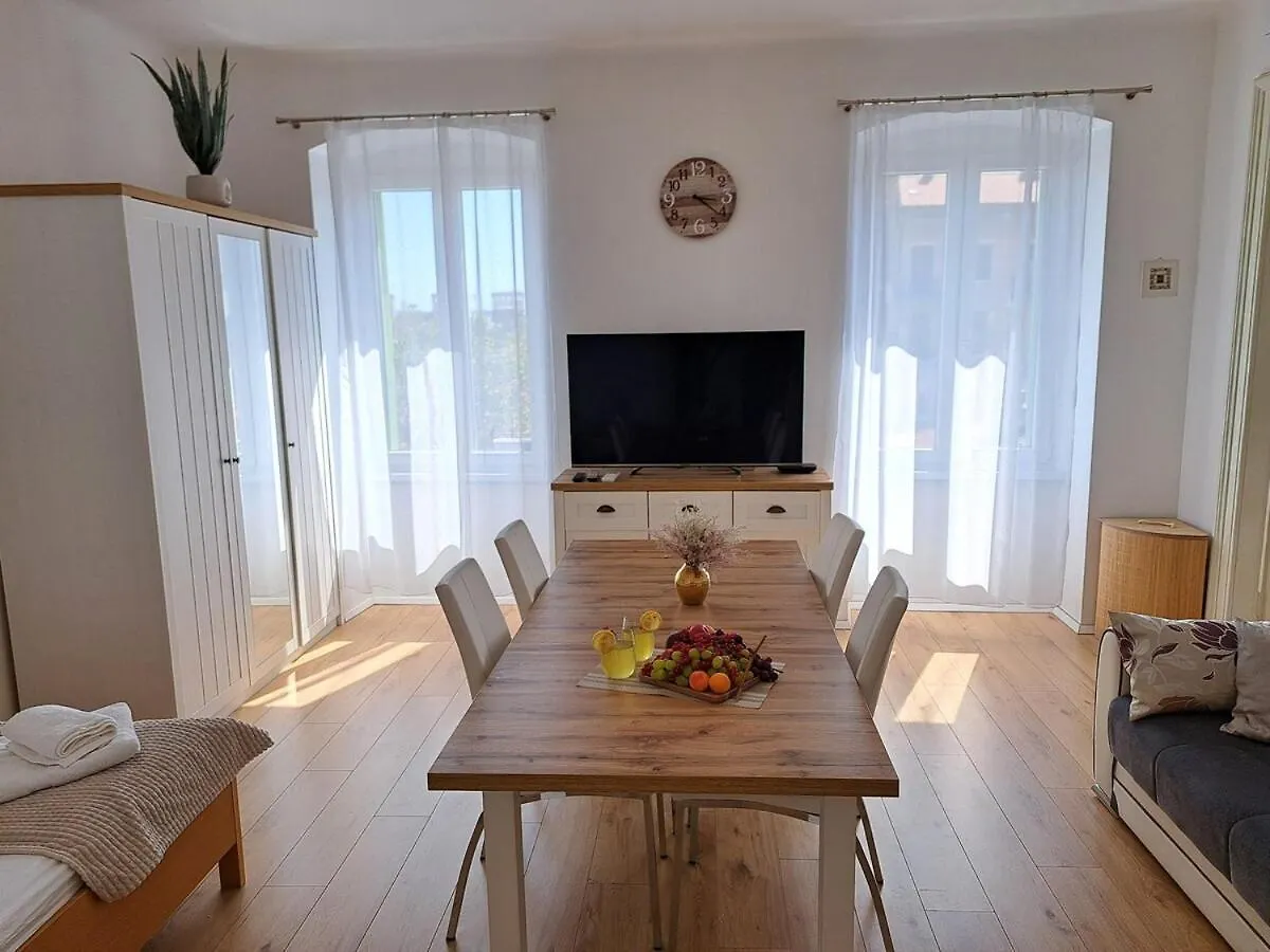 Apartman Freesia Rijeka 0*,  Croatia